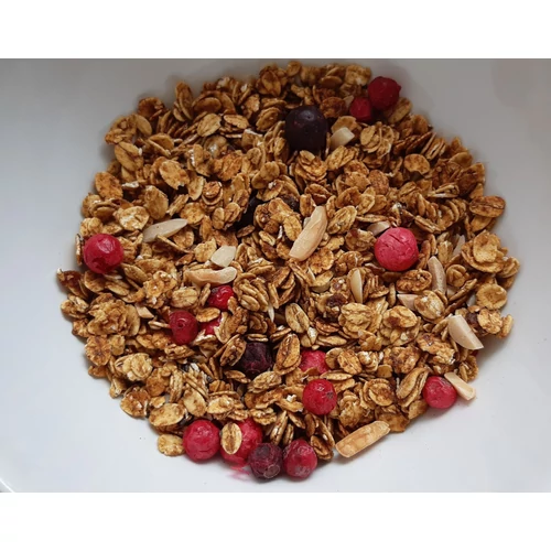 Hester's Life Verry Berry granola-ribizlis granola tálkában